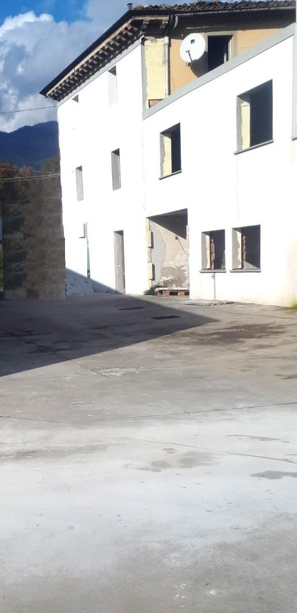 Stabile/Palazzo da ristrutturare, Capannori lappato