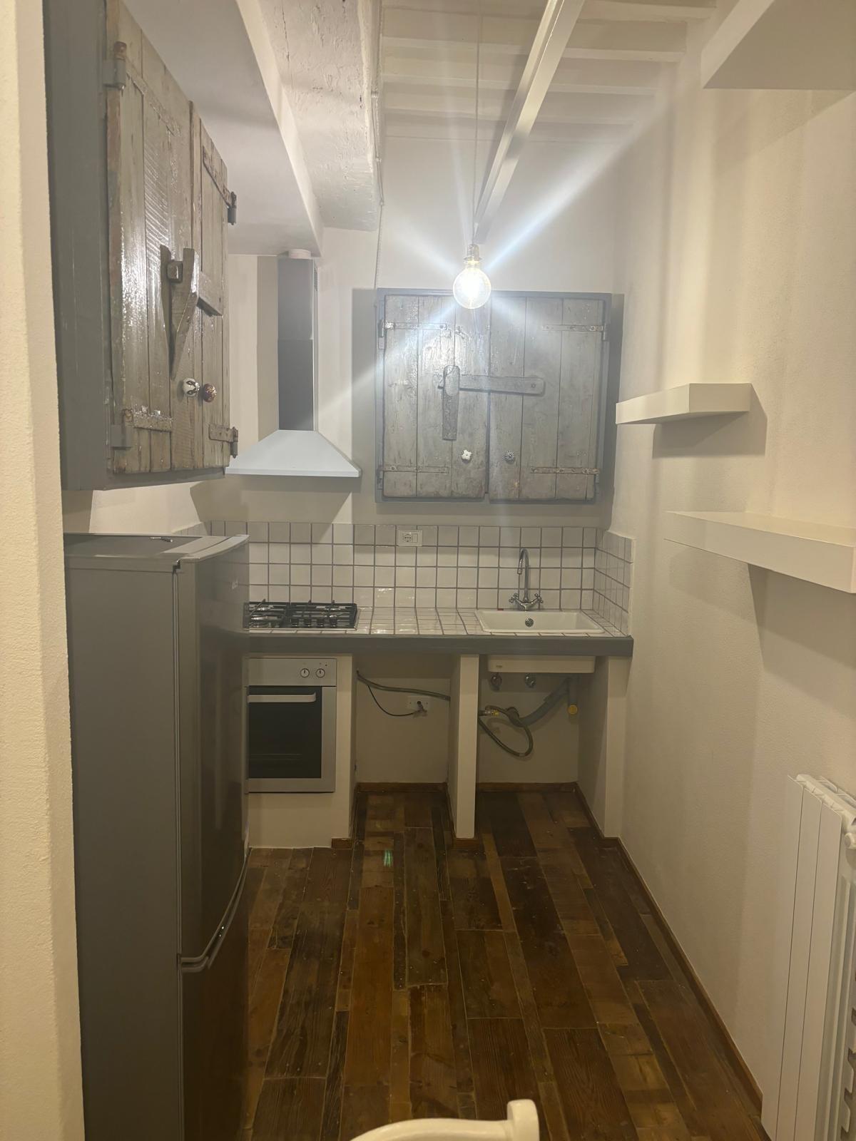 Bilocale arredato in affitto a Pontedera