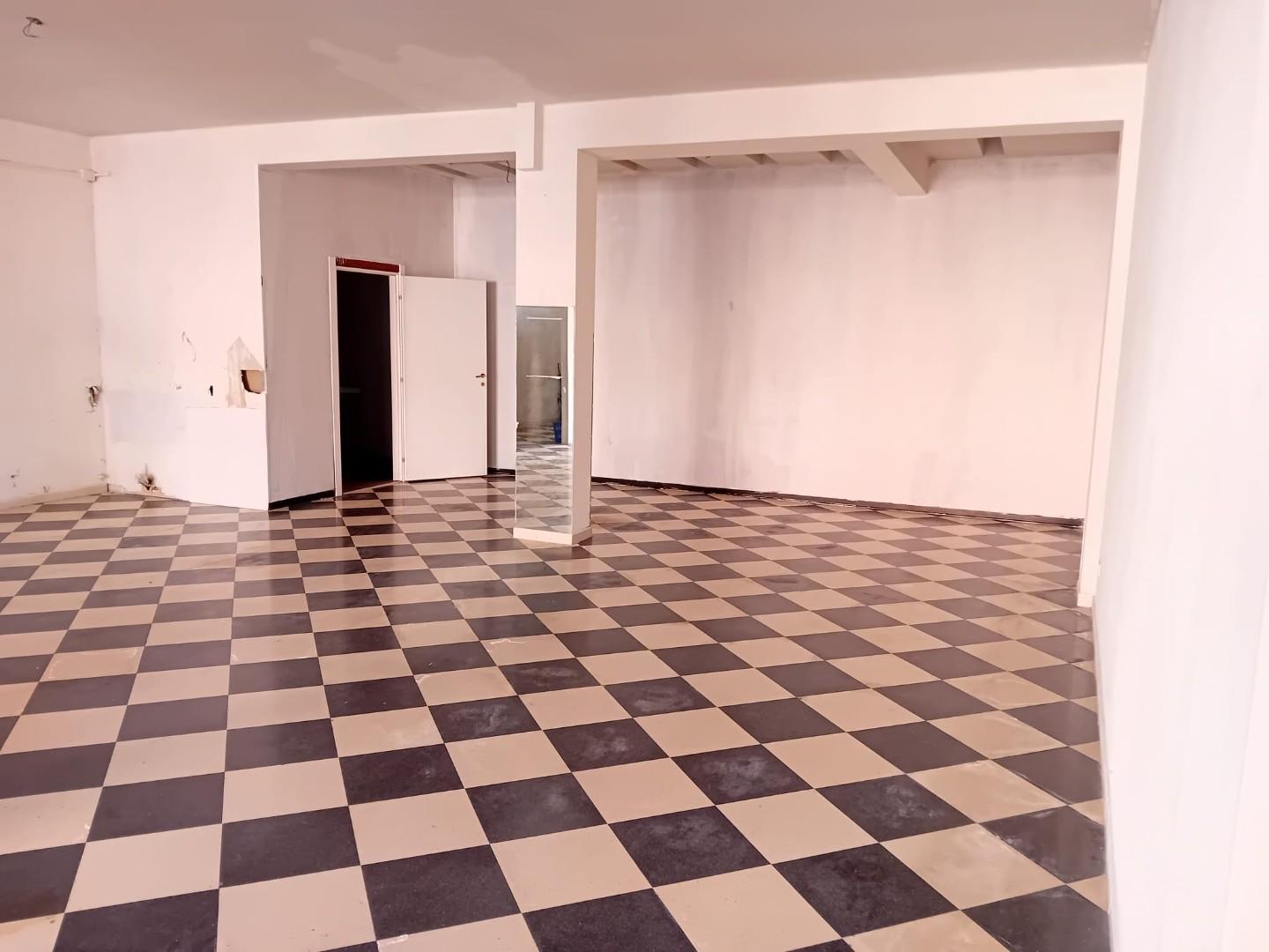 Locale commerciale in vendita a Ispica