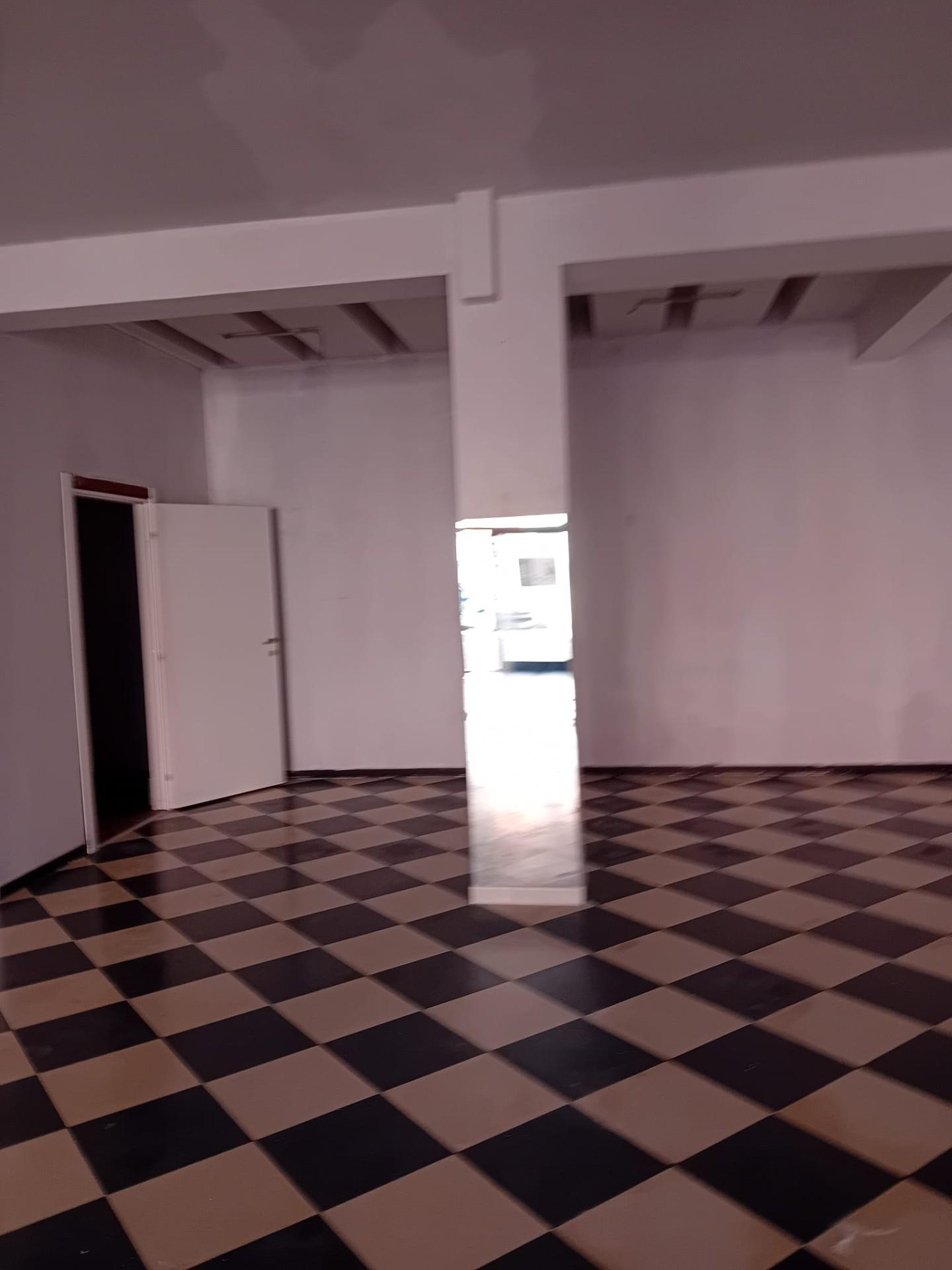 Locale commerciale in vendita a Ispica