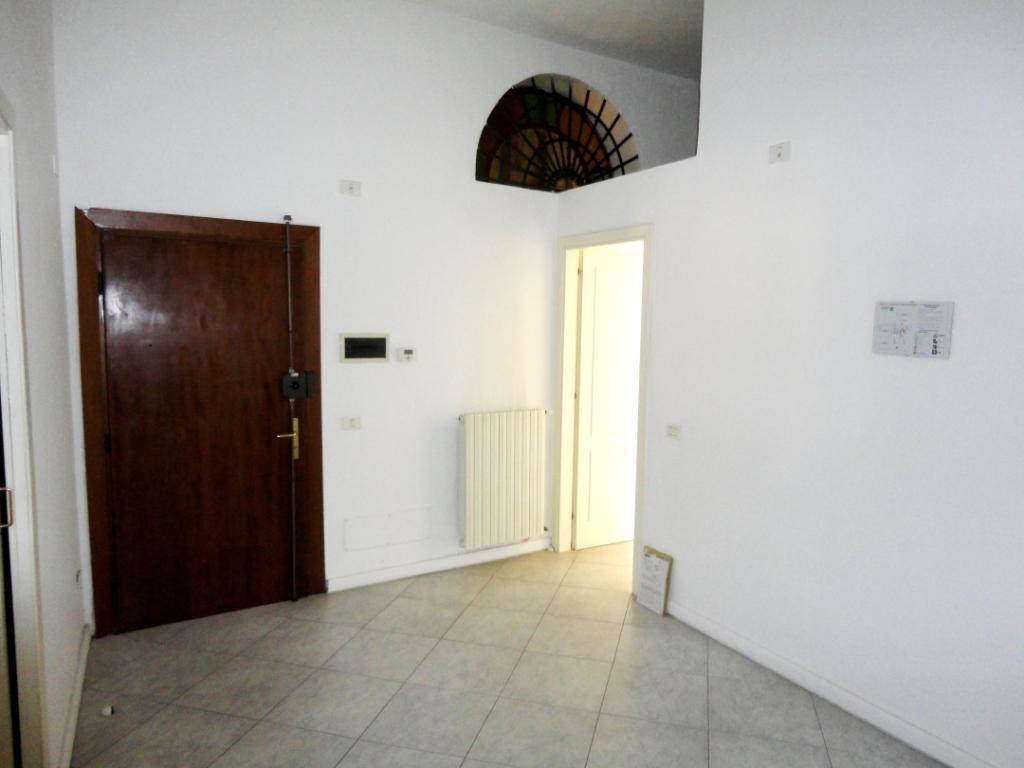 Ufficio in affitto a Pontedera