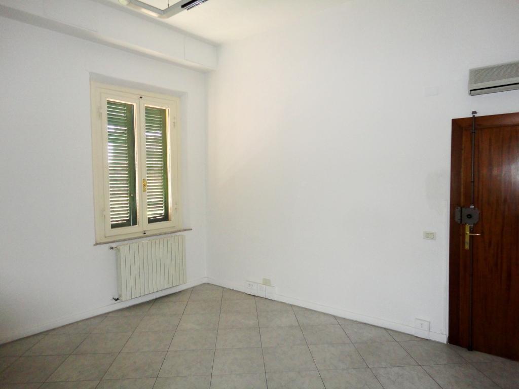 Ufficio in affitto a Pontedera
