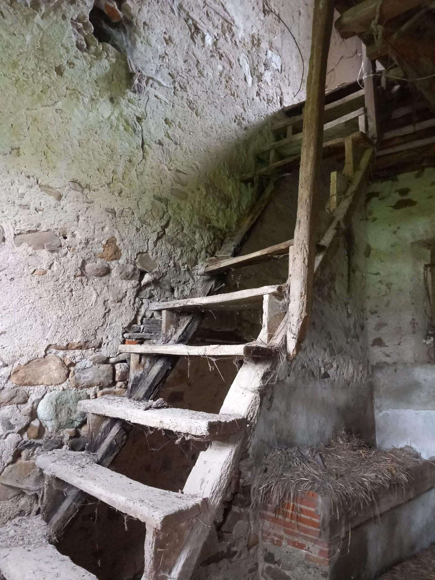 Rustico con giardino, Capannori colle di compito