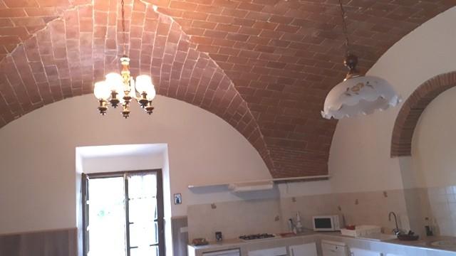 Trilocale arredato in affitto a Cascina