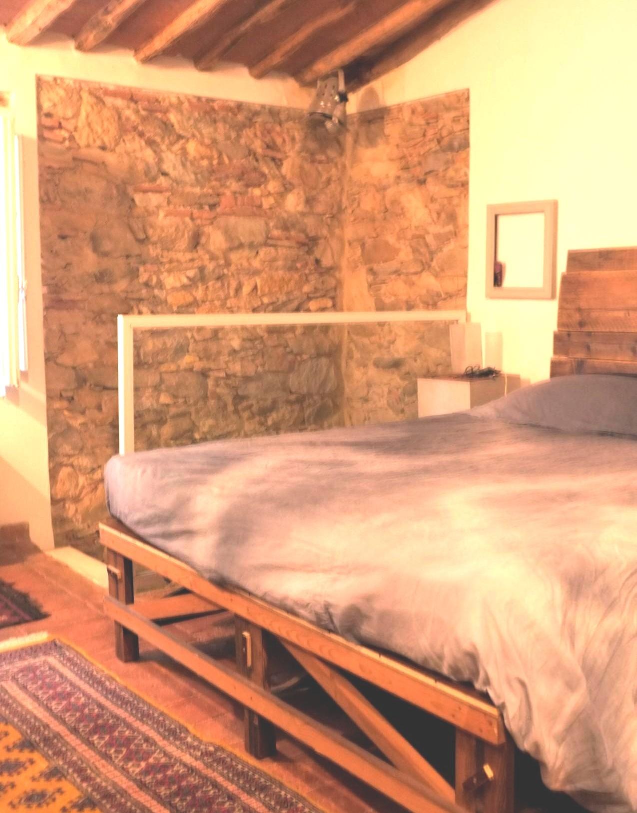 Bilocale arredato in affitto a Buti