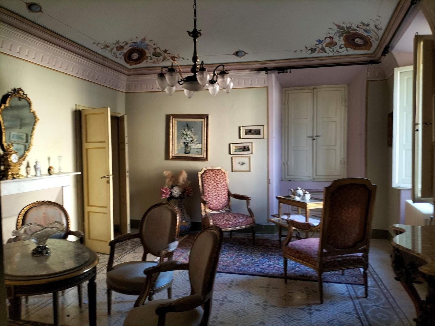 Stabile/Palazzo con giardino a Pisa