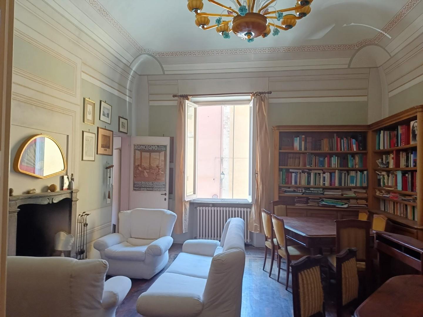 Stabile/Palazzo con terrazzo, Pisa santa maria