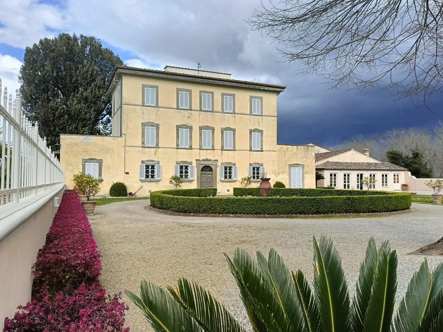 Villa con giardino a Pisa