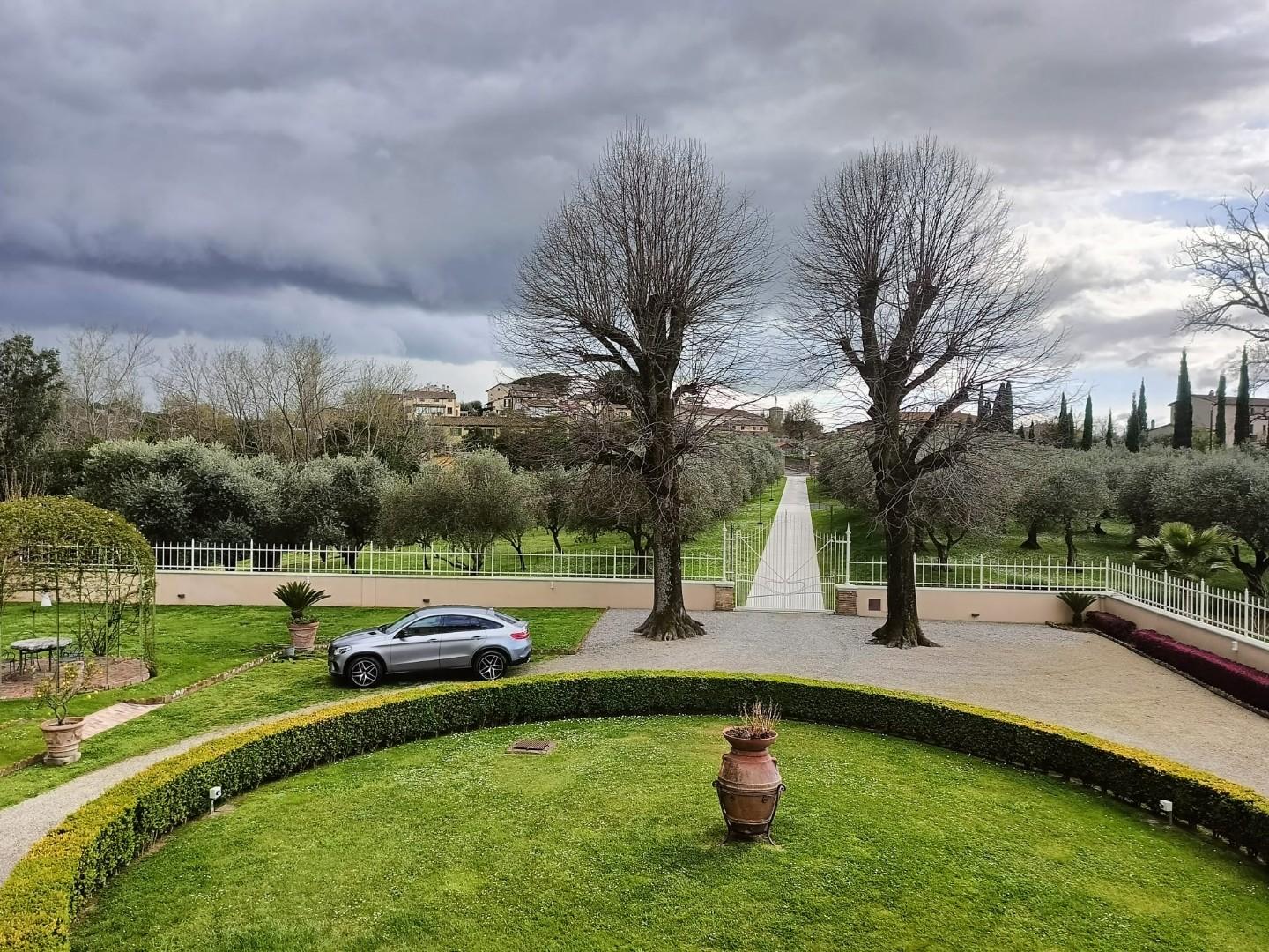 Villa con giardino a Pisa