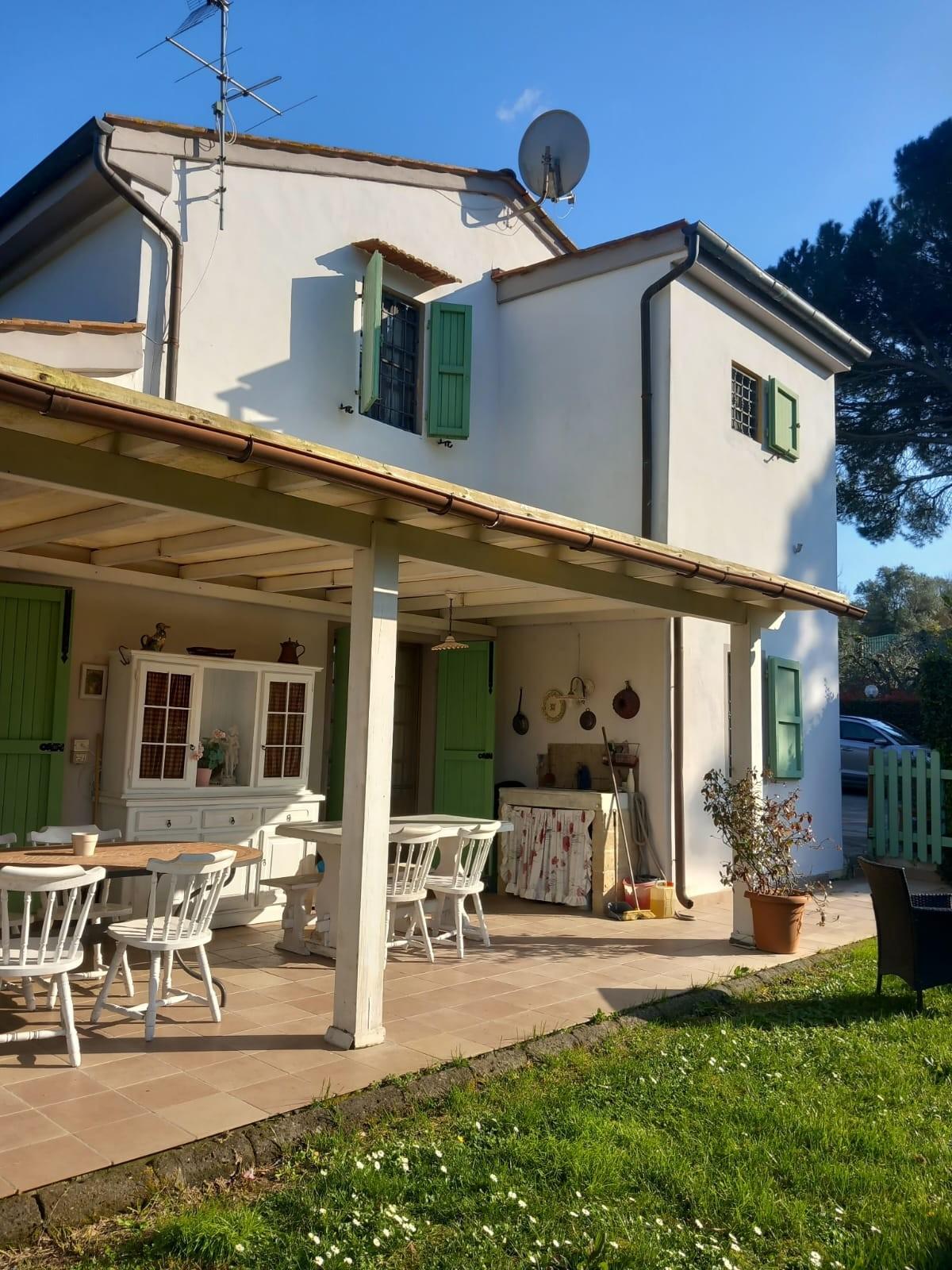 Rustico con giardino a Pisa
