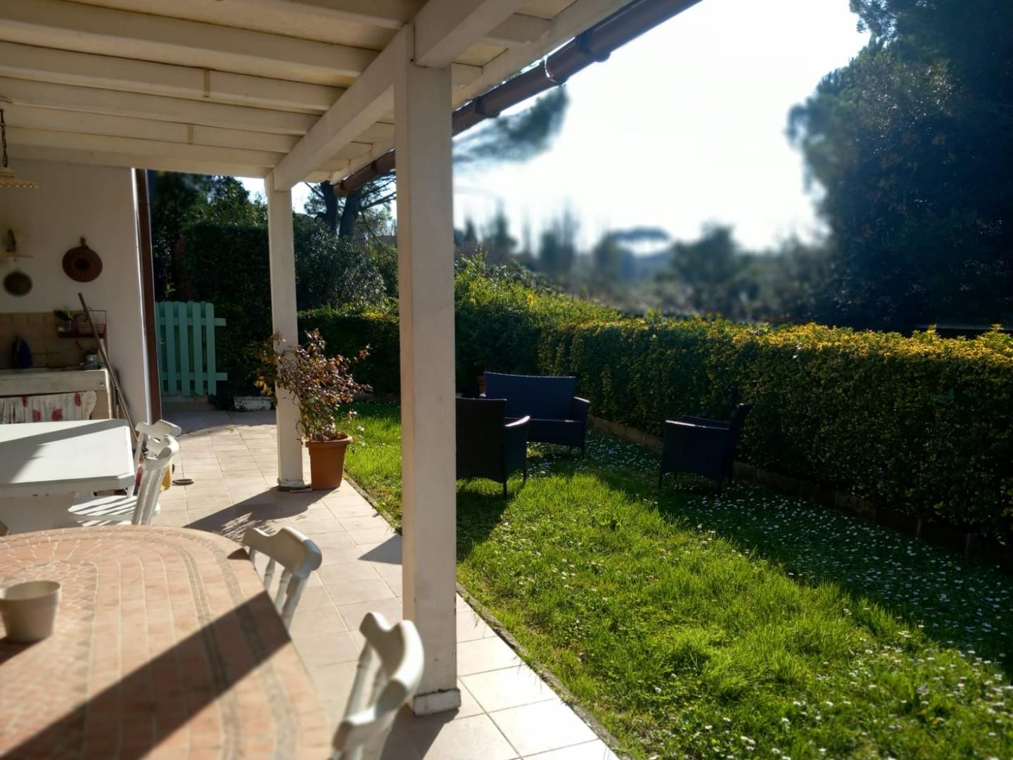Rustico con giardino a Pisa