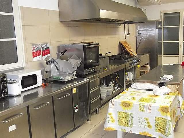 Locale commerciale in affitto, Santa Maria a Monte ponticelli