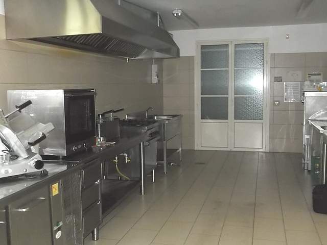 Locale commerciale in affitto, Santa Maria a Monte ponticelli