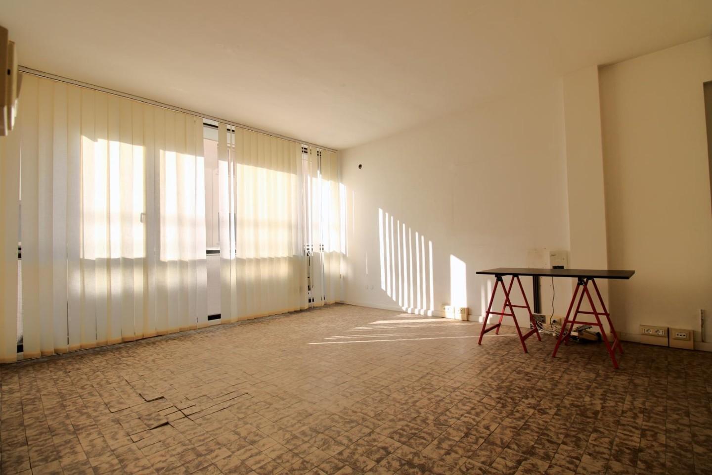Ufficio in affitto a Cascina