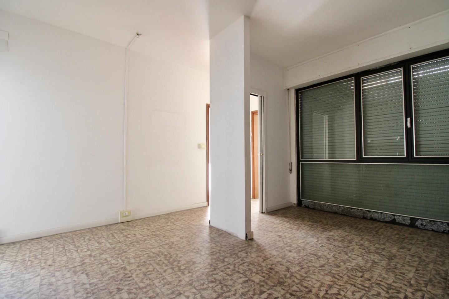 Ufficio in affitto a Cascina