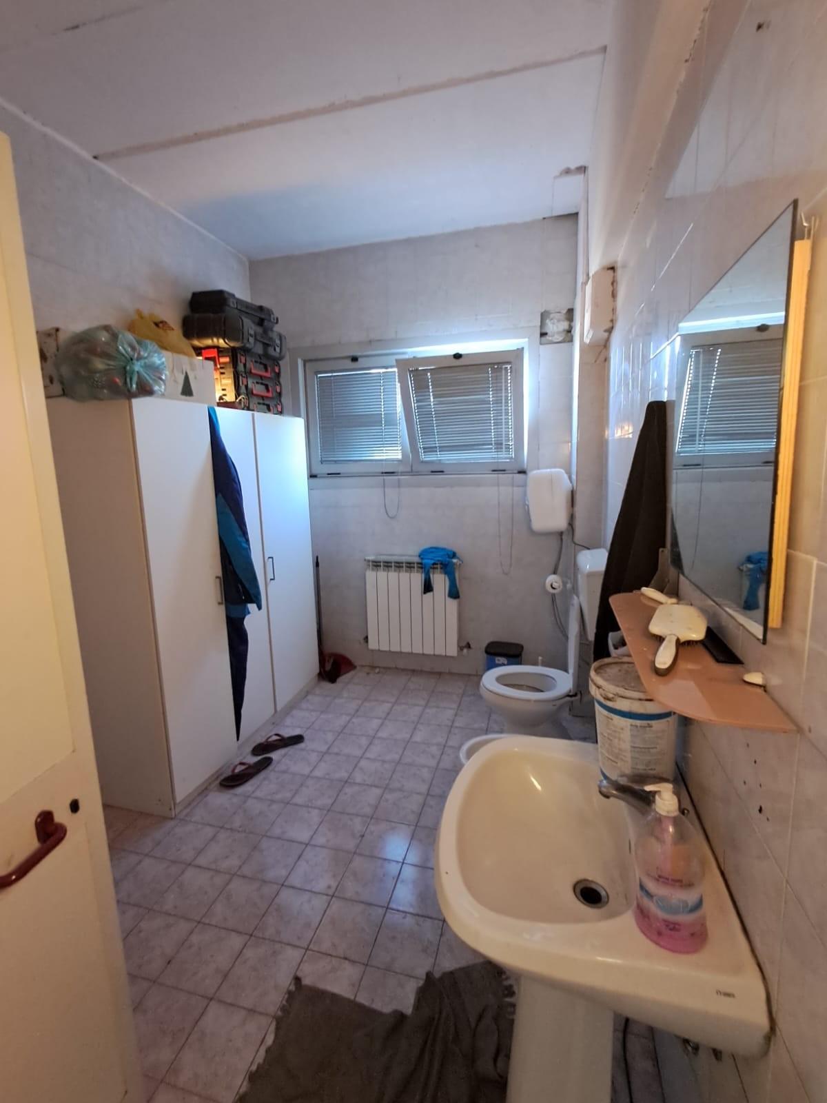Capannone in affitto, Pisa ospedaletto