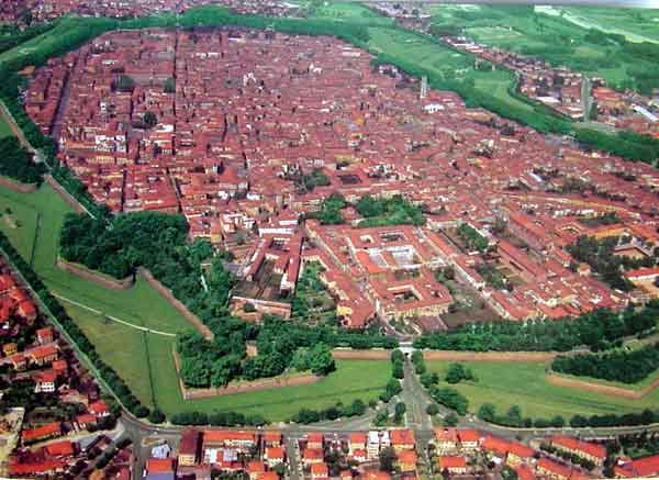 Capannone da ristrutturare a Lucca