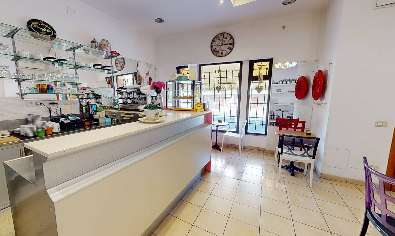 Attivit commerciale in vendita a Loano