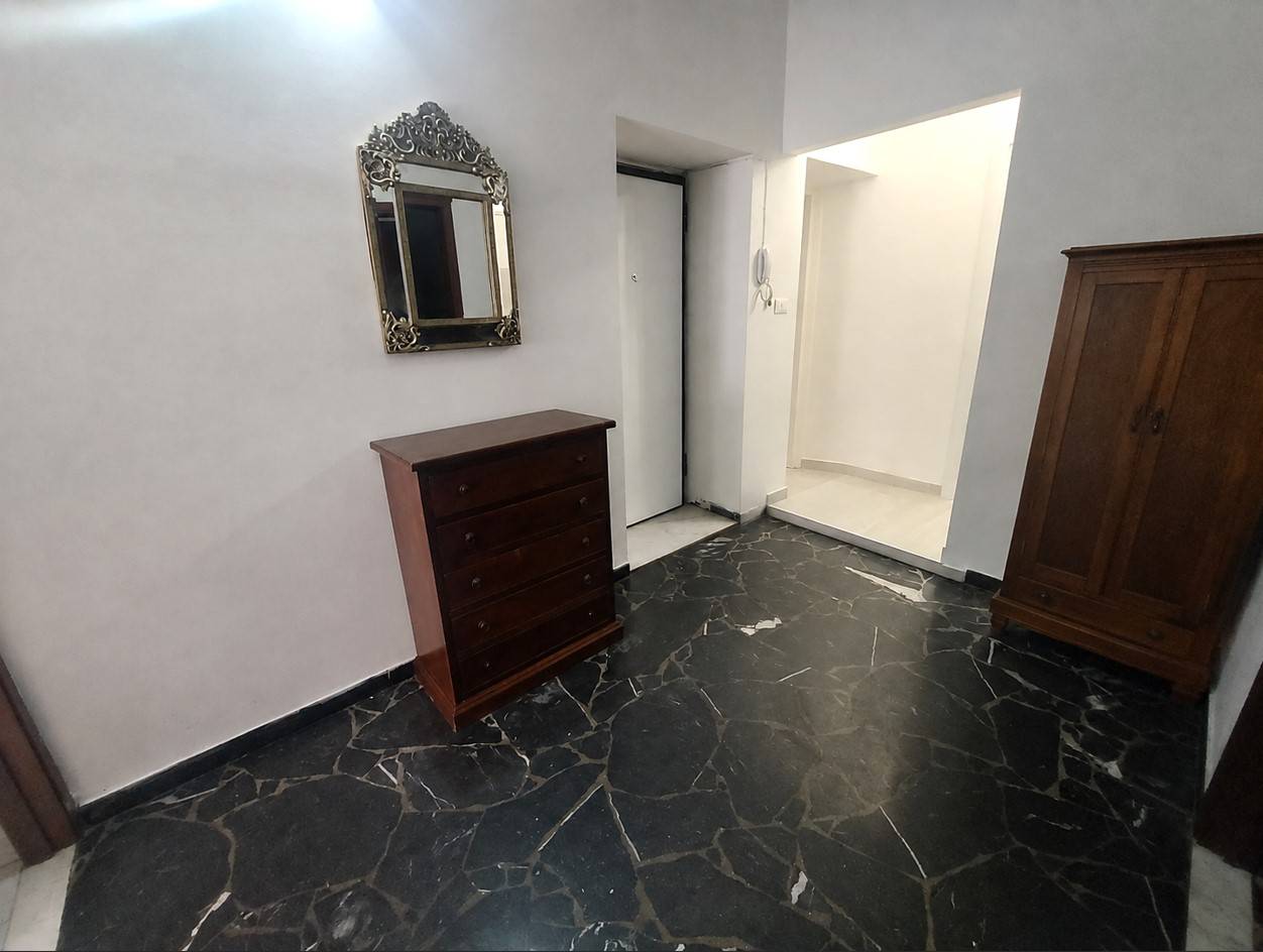 Appartamento Quadrilocale in vendita a Pietra Ligure, Centro storico