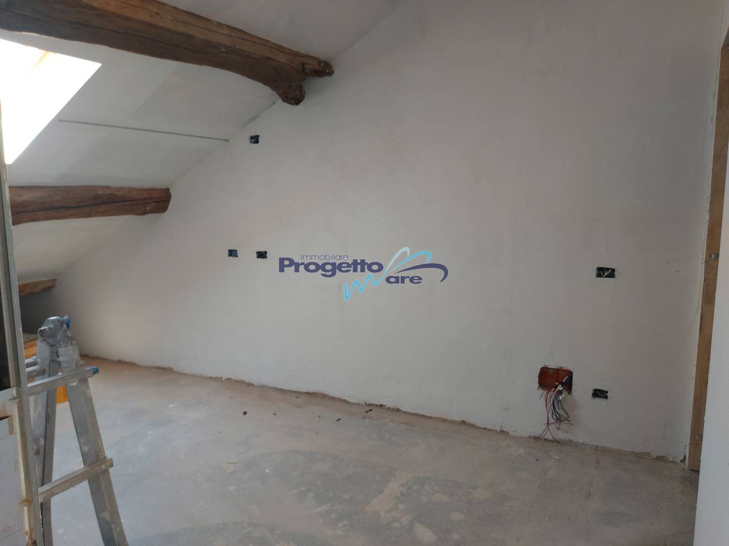 Appartamento Plurilocale in vendita a Finale Ligure, Finalborgo