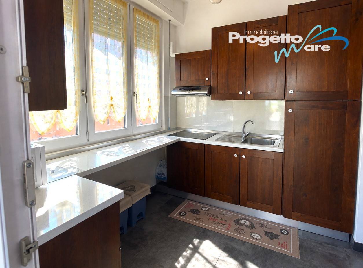 Appartamento Trilocale in vendita a Pietra Ligure, Centro storico