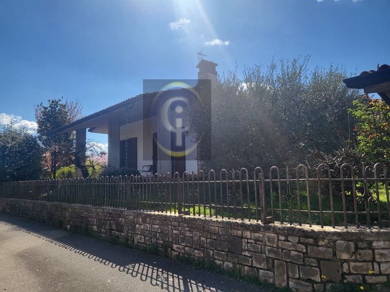 Villa con giardino a Prevalle