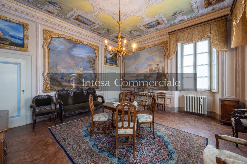 Stabile/Palazzo con giardino a Verolanuova