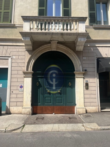 Posto auto scoperto classe A4 a Brescia