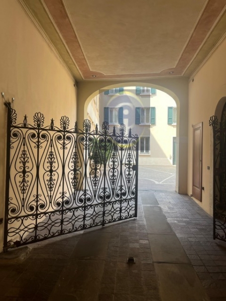 Posto auto scoperto classe A4 a Brescia