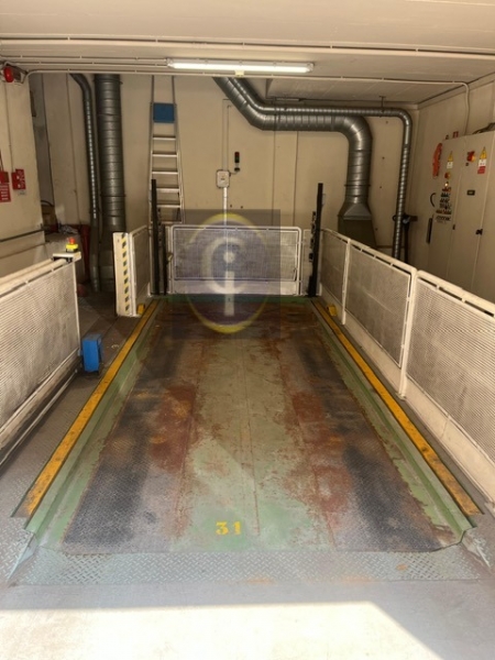 Posto auto scoperto classe A4 a Brescia