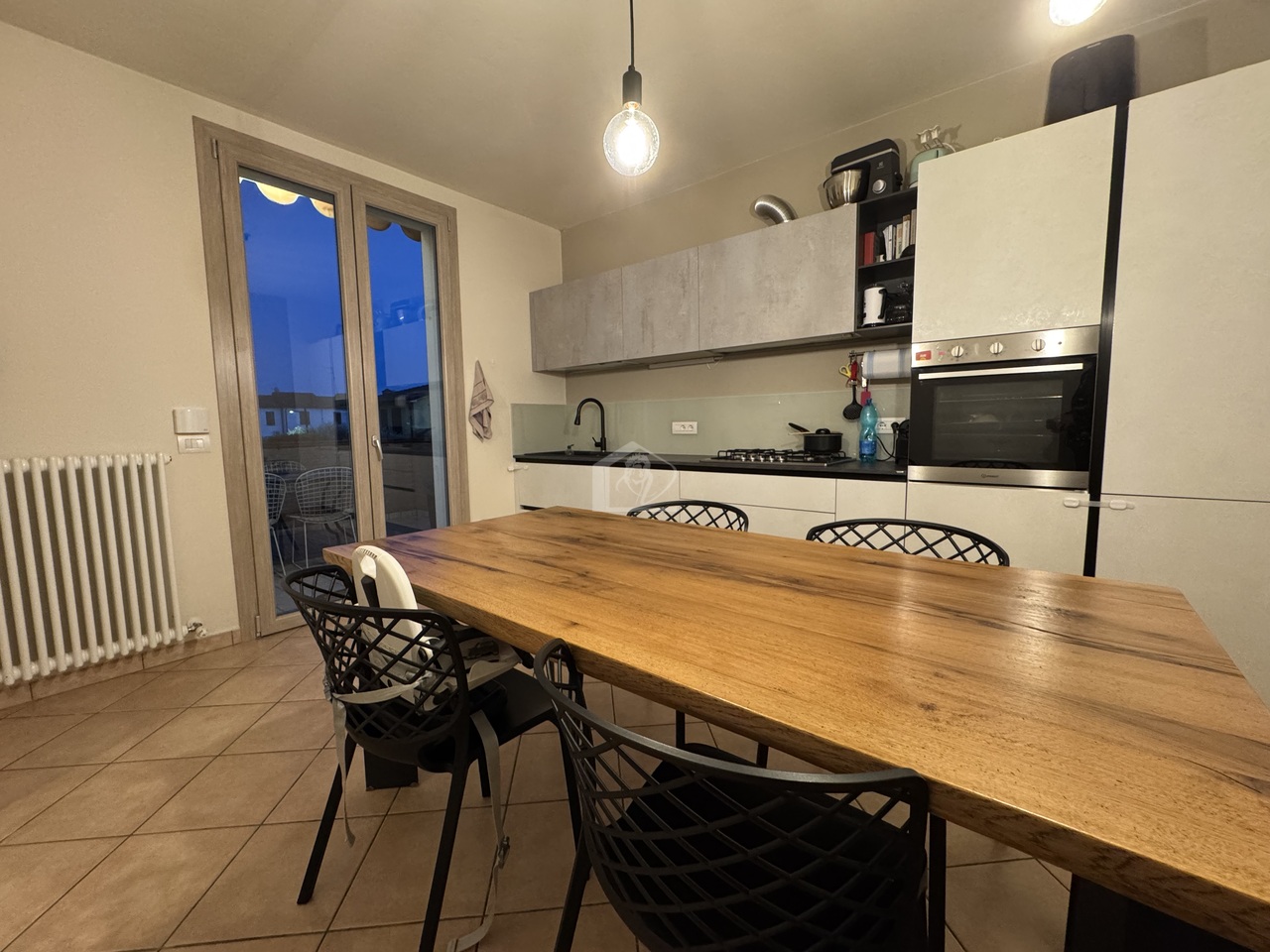 Villa con giardino a Luzzara