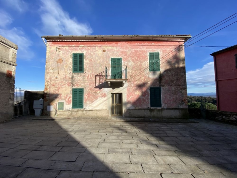 Casa indipendente con terrazzi a Gavorrano