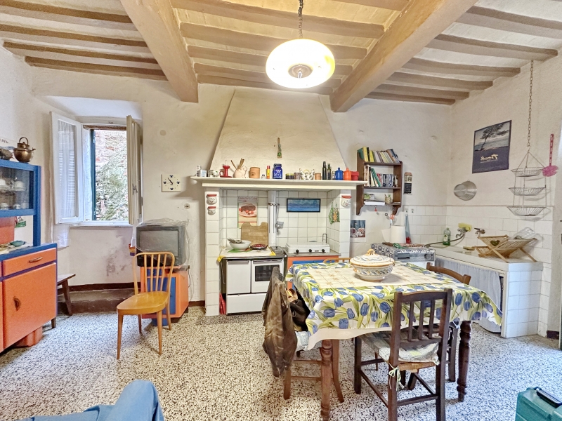 Trilocale con terrazzo a Gavorrano