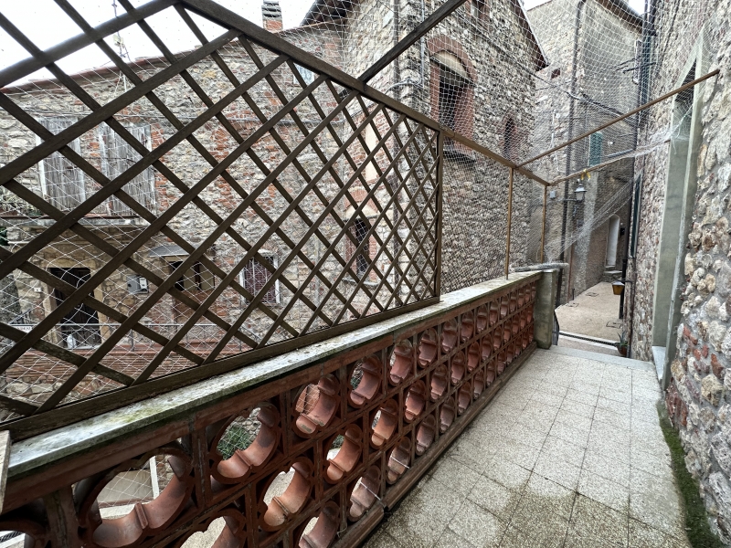 Trilocale con terrazzo a Gavorrano