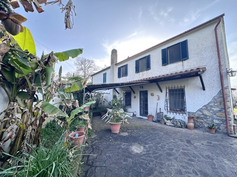 casa indipendente in vendita a Gavorrano in zona Bagno di Gavorrano