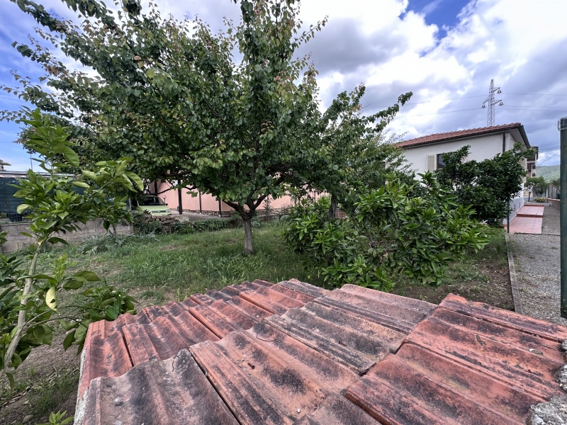 Villa con giardino a Gavorrano
