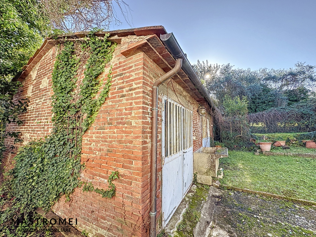 Rustico con giardino in via mammianese sud, Montecarlo