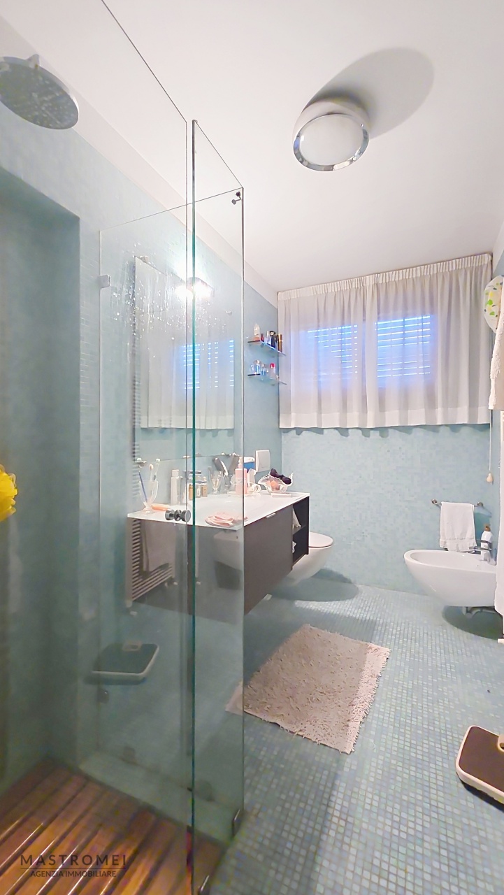 Villa con giardino in via delle selvette, Capannori