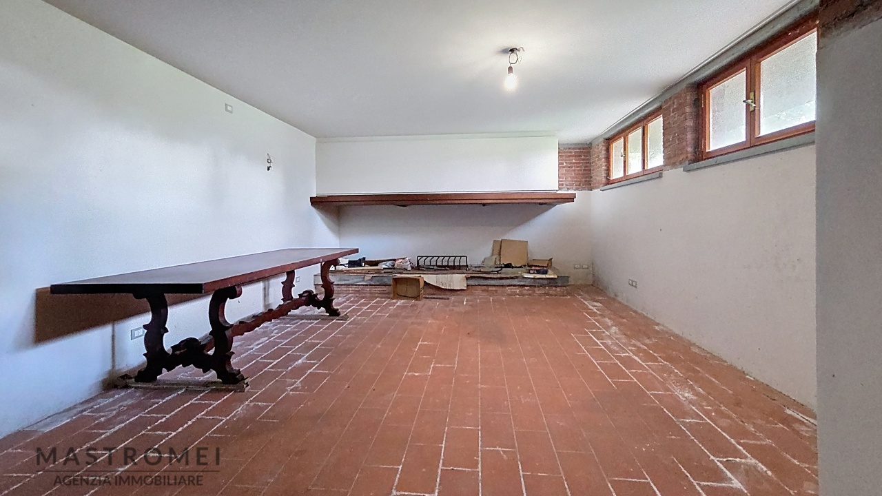 Villa con giardino in via delle selvette, Capannori