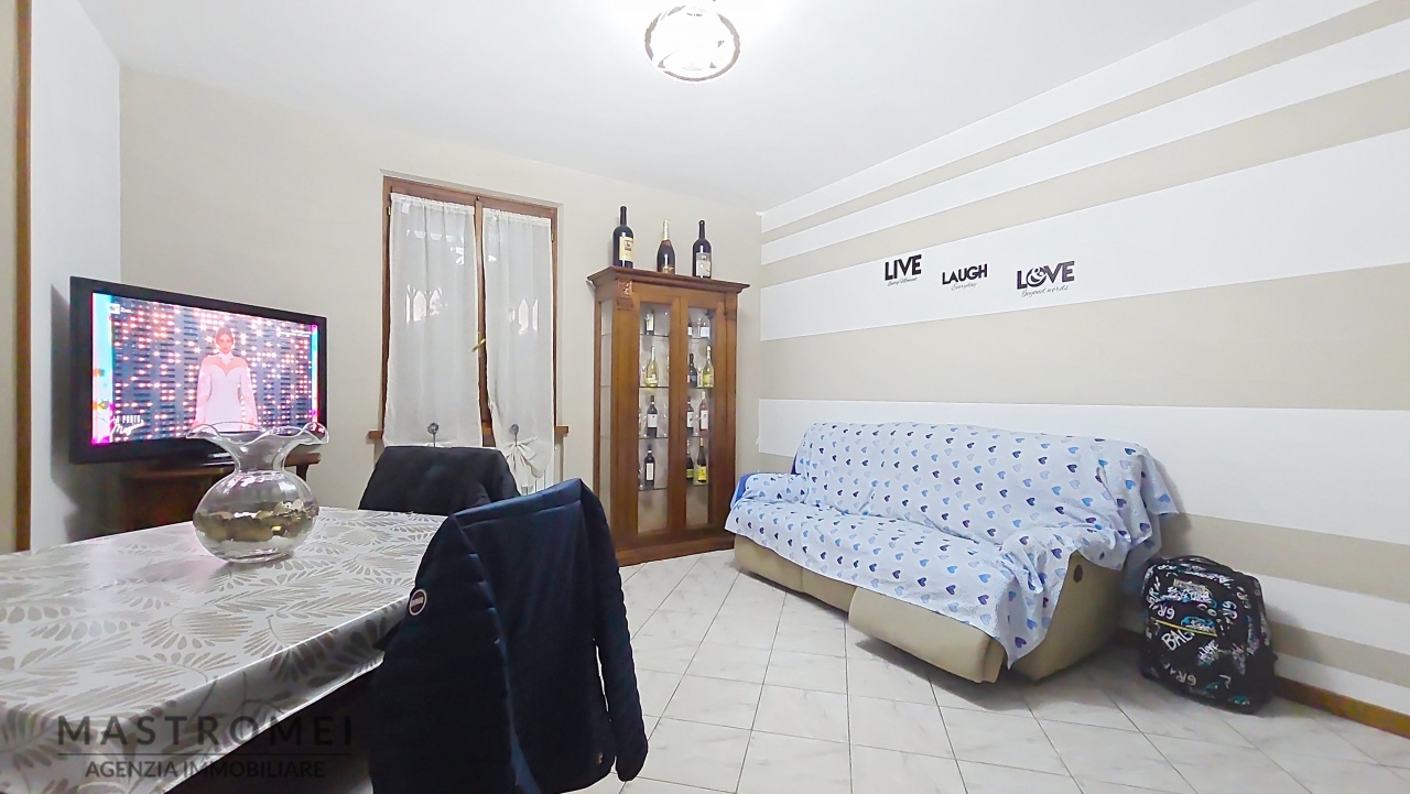 Trilocale con terrazzo in via nardi, Altopascio