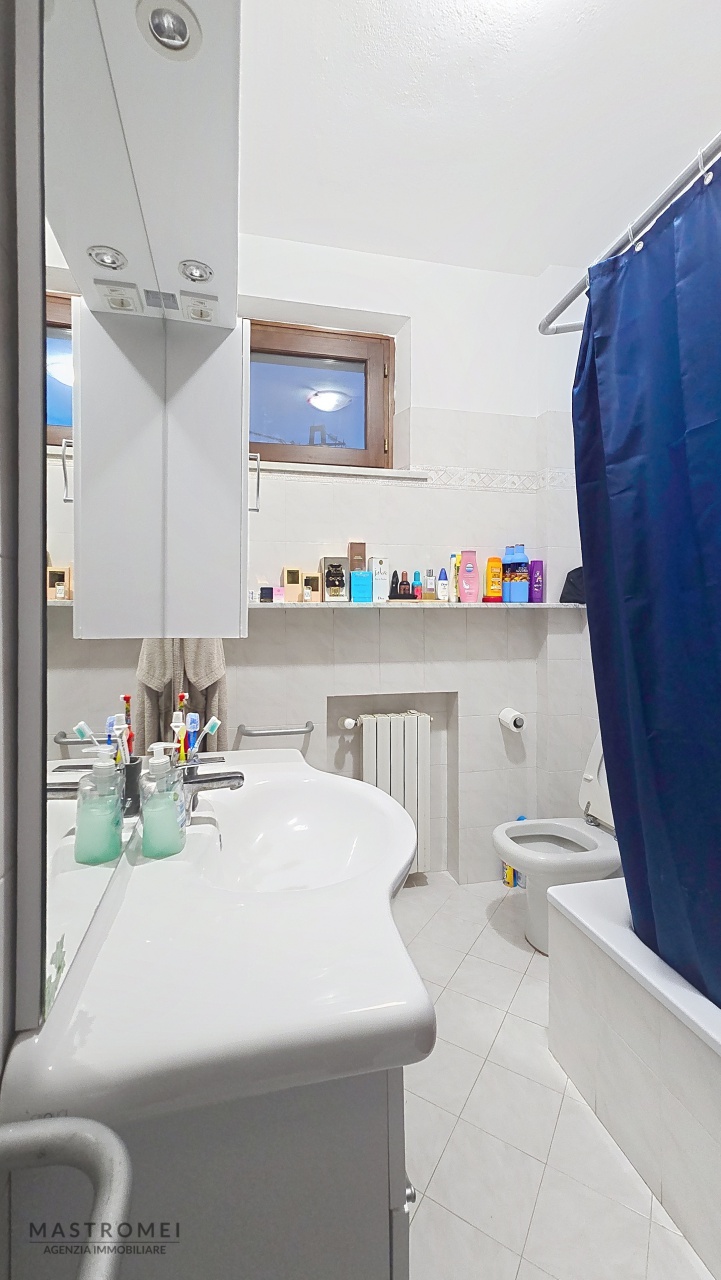 Trilocale con terrazzo in via nardi, Altopascio