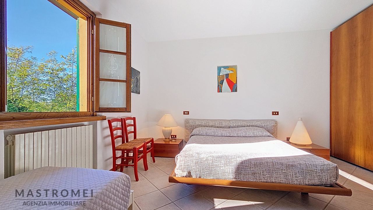 Rustico con giardino in via del valico, Altopascio