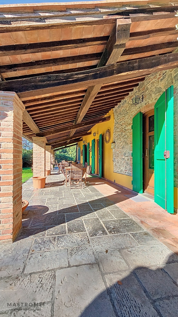 Rustico con giardino in via del valico, Altopascio