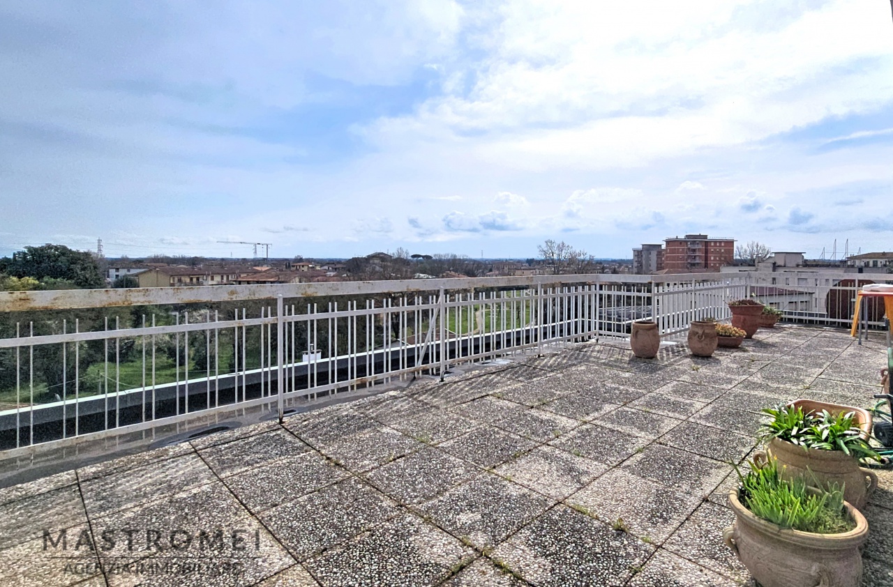 Attico con terrazzo a Altopascio