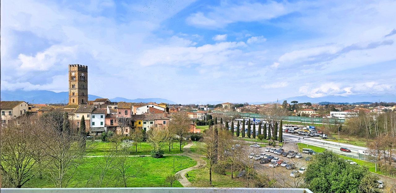 Attico con terrazzo a Altopascio