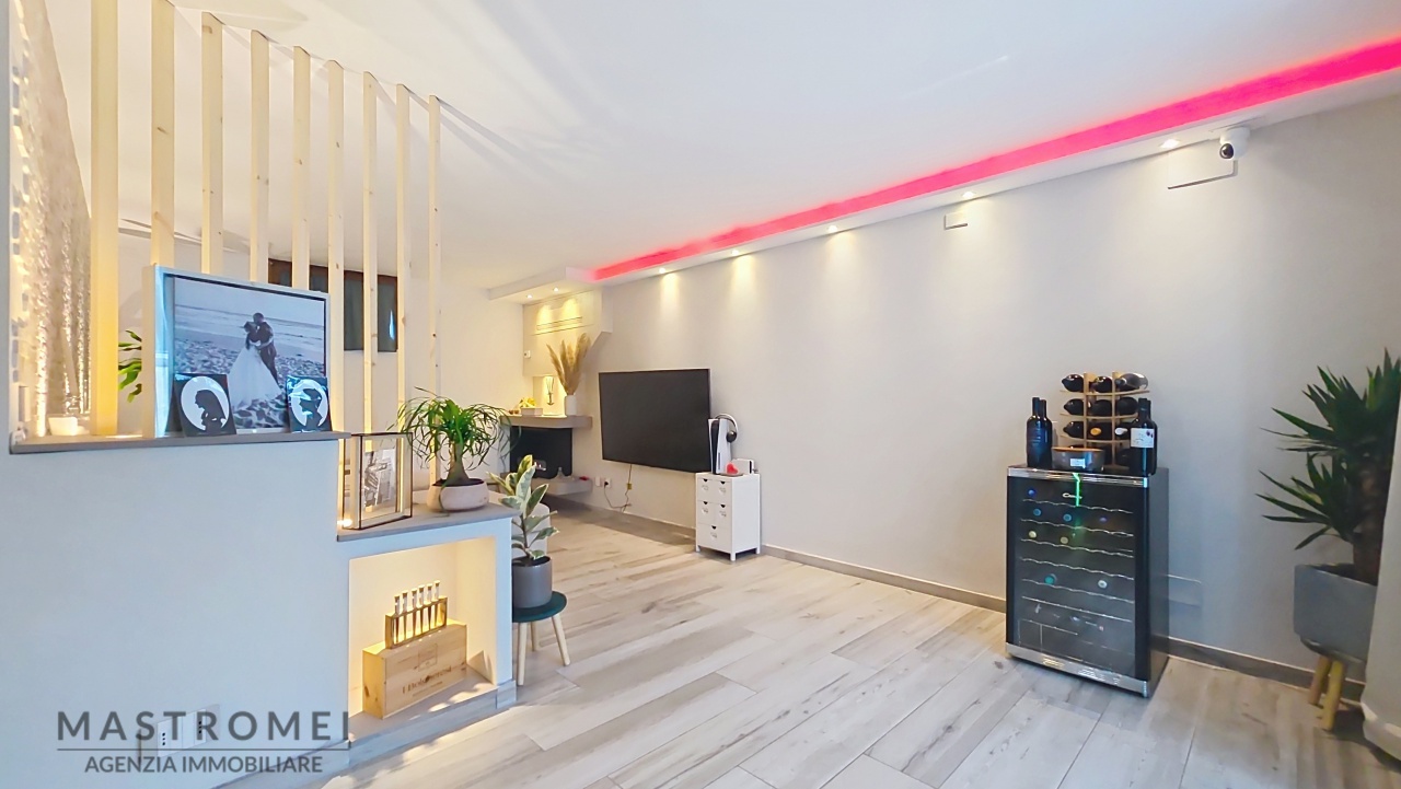 Villa con giardino in via ulivi, Castelfranco di Sotto