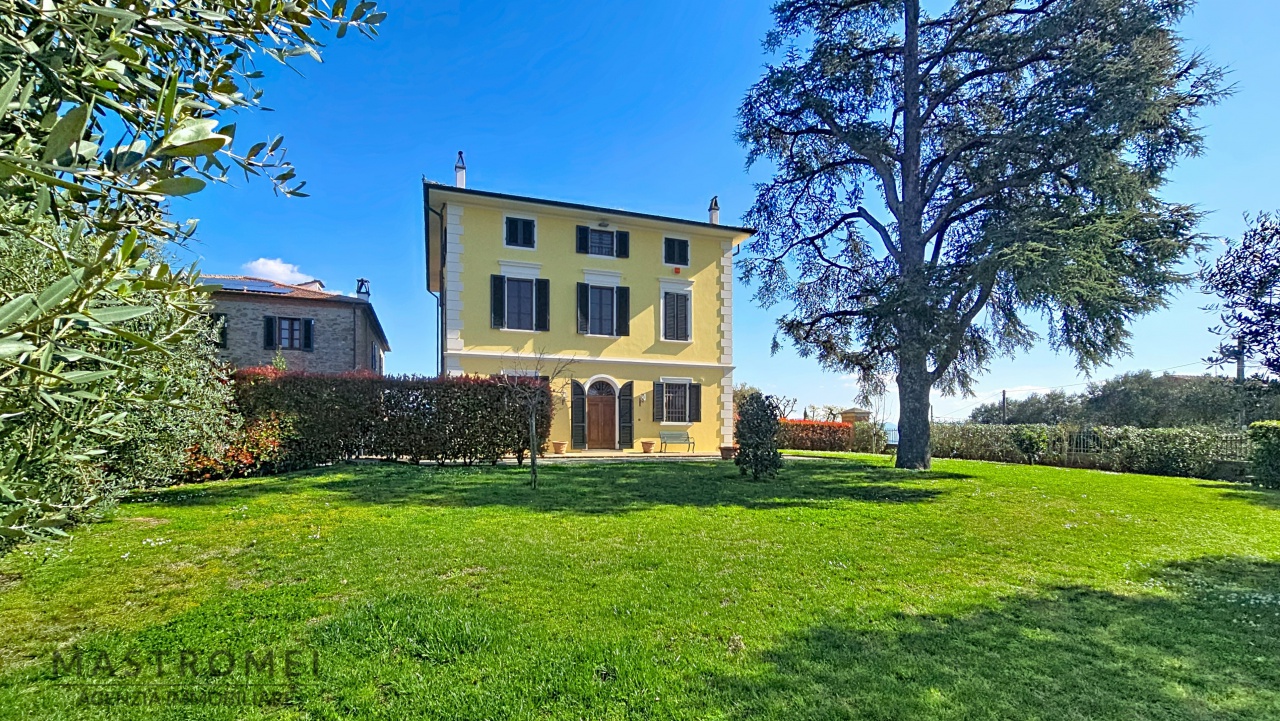 Villa con giardino in via del marginone 13, Montecarlo