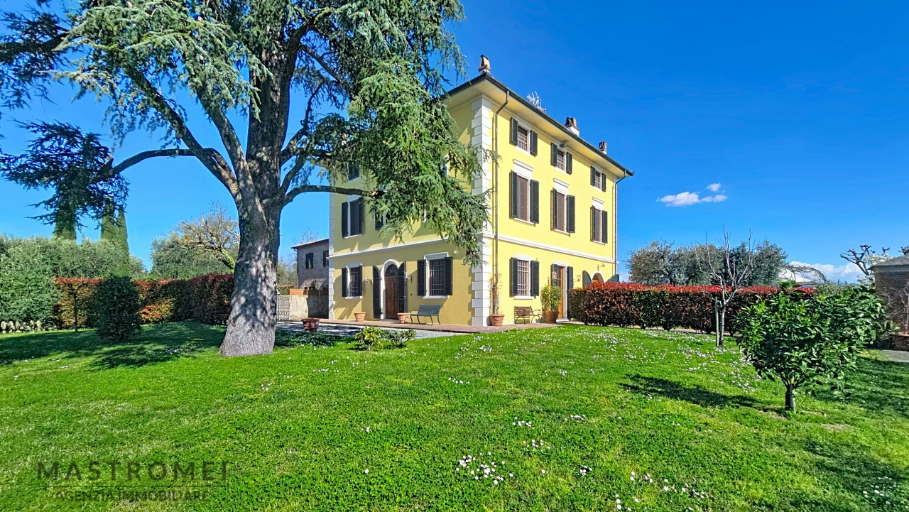 Villa con giardino in via del marginone 13, Montecarlo