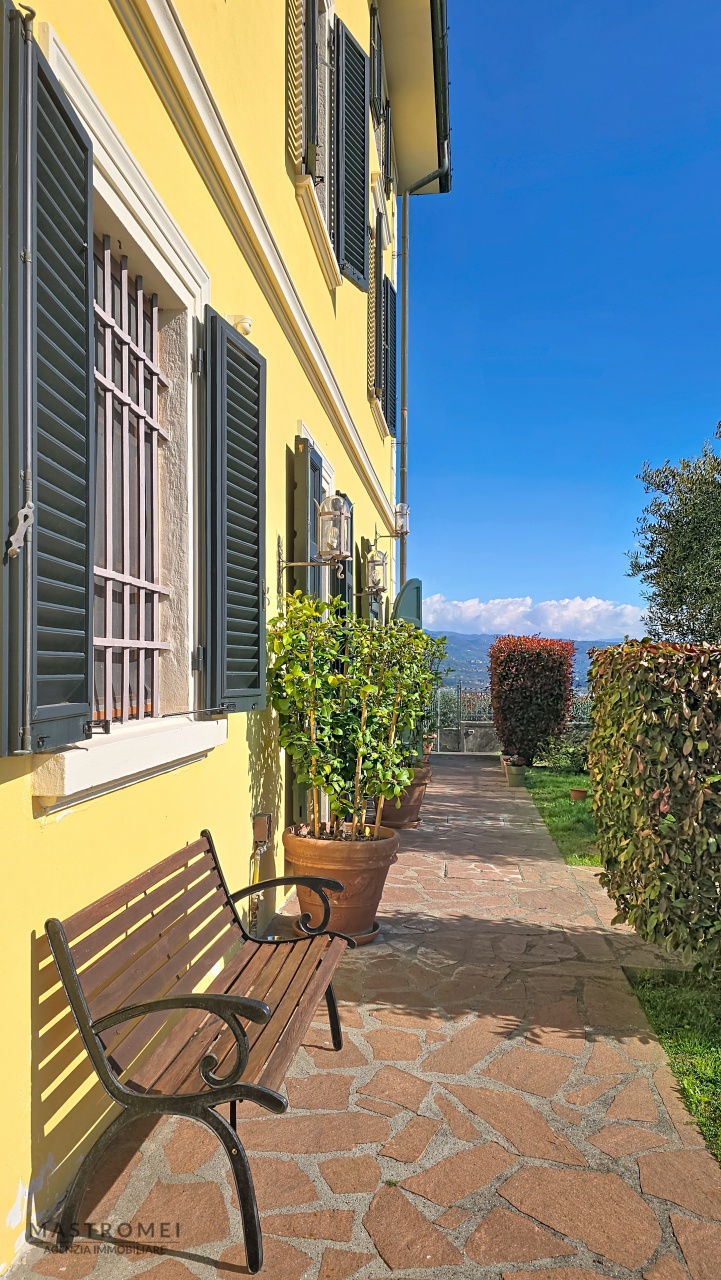 Villa con giardino in via del marginone 13, Montecarlo