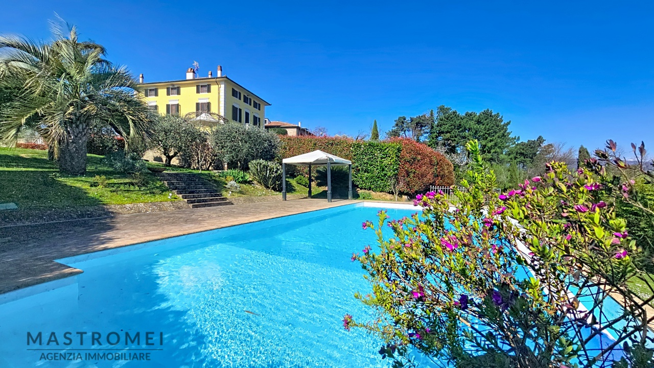 Villa con giardino in via del marginone 13, Montecarlo